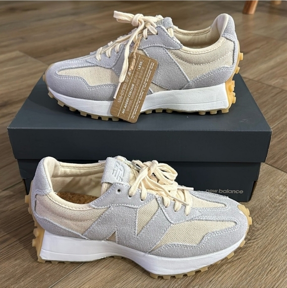 New Balance Cream and Blue Chunky Sneakers - Picture 2 of 6